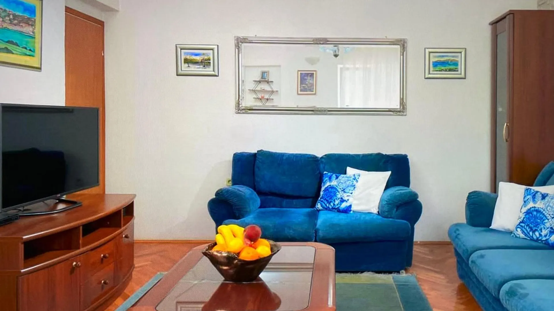 Modern Villa Quiet Split contacts